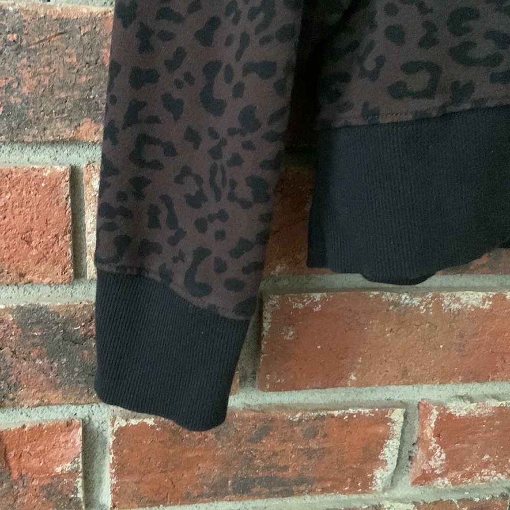 Vince Camuto Brown & Black Leopard Print Pullover Sweater - Picture 4 of 6